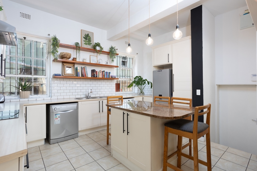 4 Bedroom Property for Sale in Gardens Western Cape